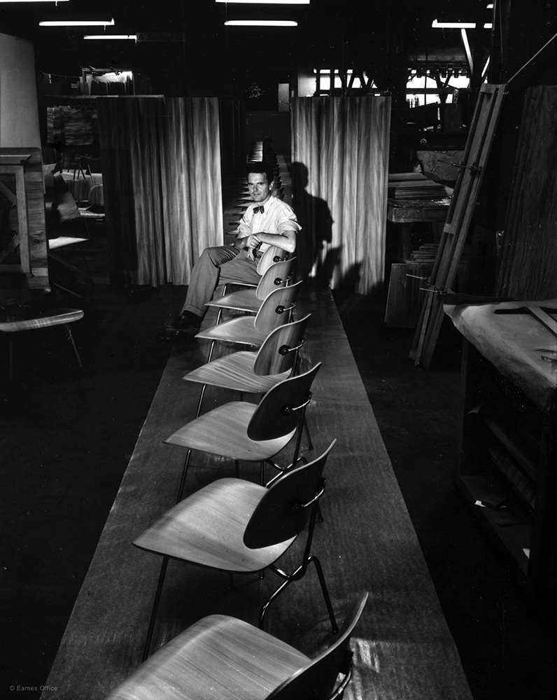 eames office charles and ray eames thiet ke hien dai veneer fiberglass