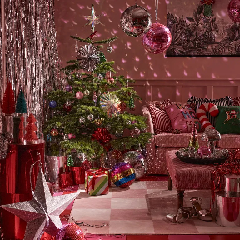bang mau christmas color palette