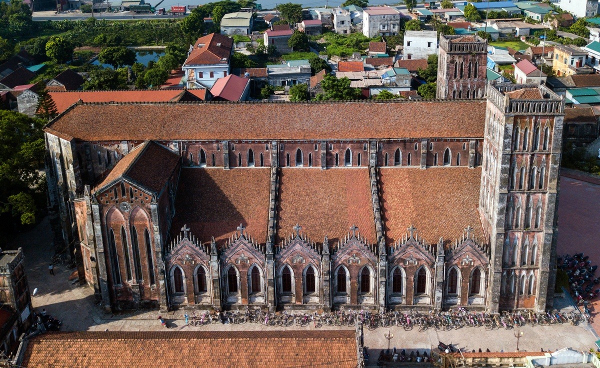 vietnamese beautiful church 