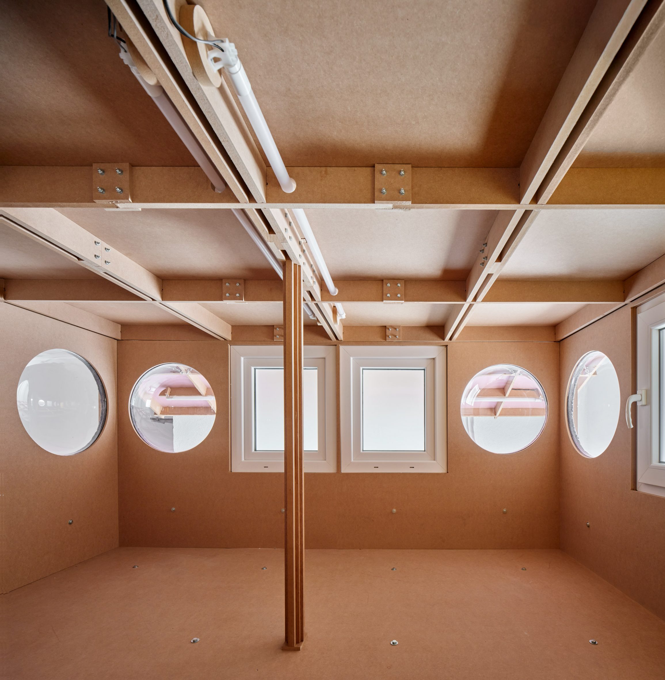 can phong gac xep di dong studio Takk Mireia Luzárraga Alejandro Muiño Barcelona