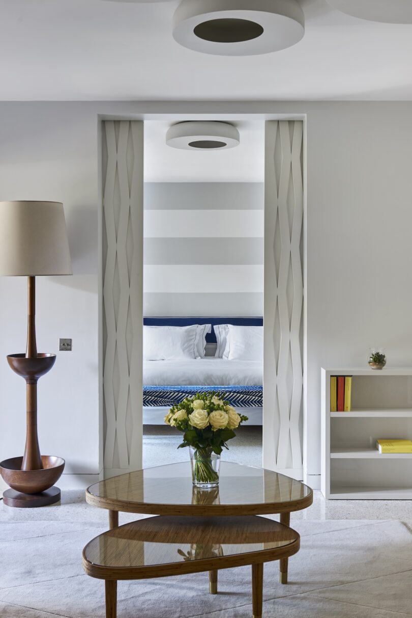khach san Monte-Carlo Beach hotel India Mahdavi