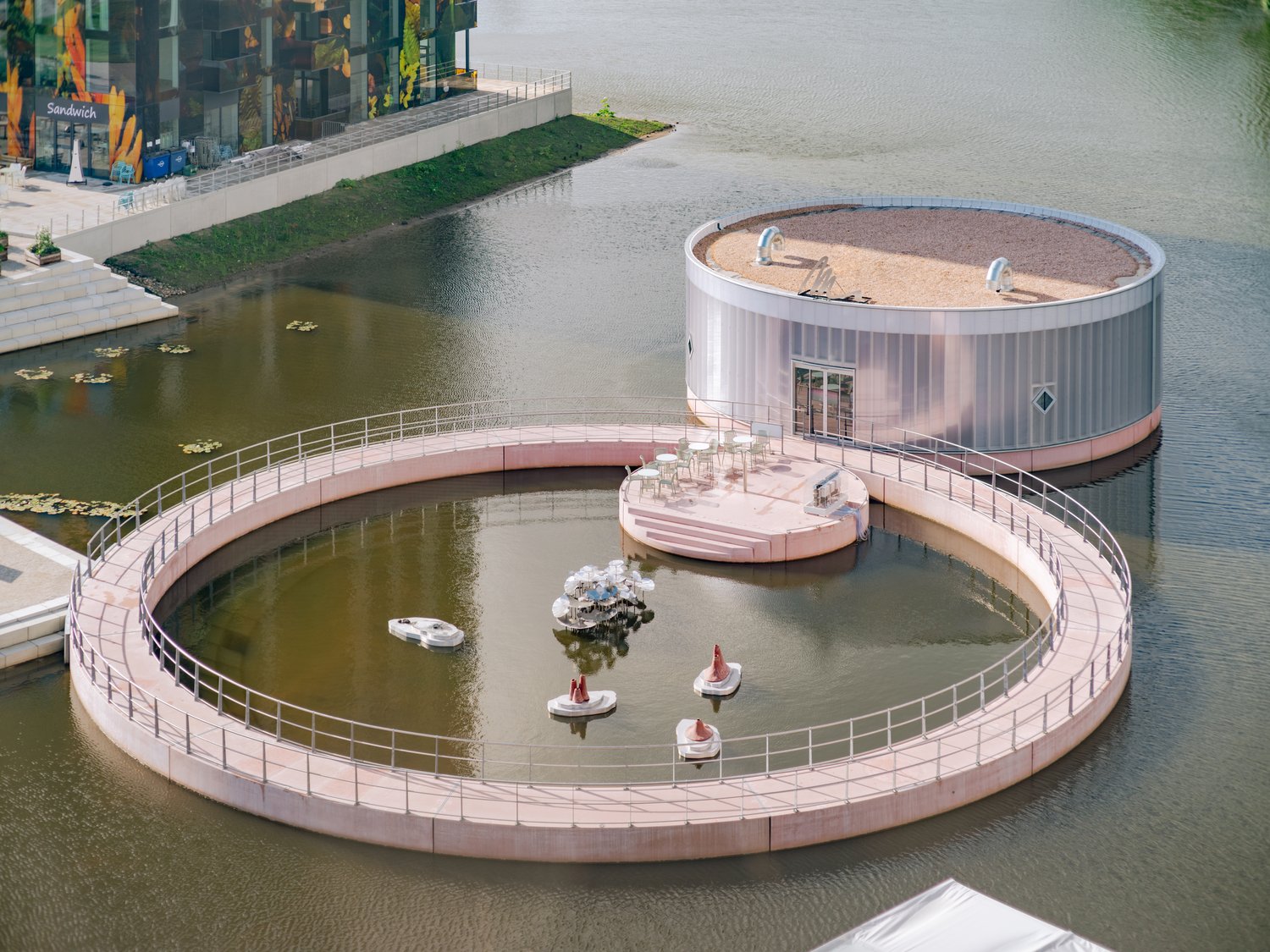 Art Pavilion M. ben vung