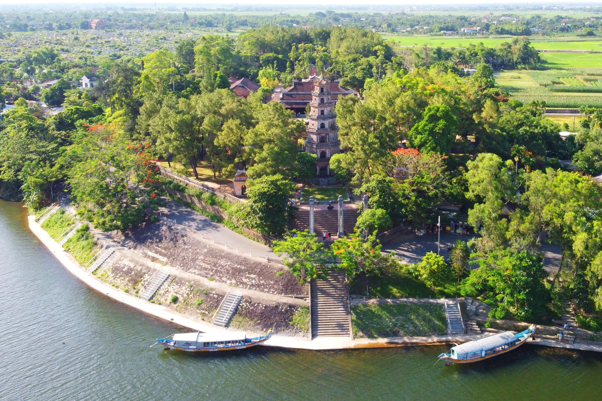 thien mu pagoda hue du lich di san