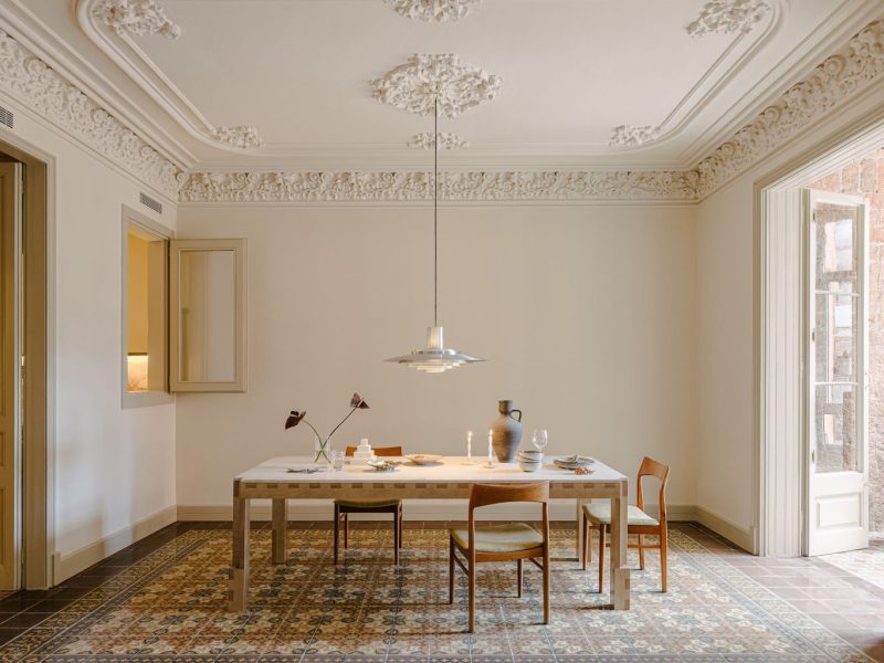 Căn hộ Eixample: Thẩm mỹ tối giản tôn vinh di sản kiến trúc Tây Ban Nha