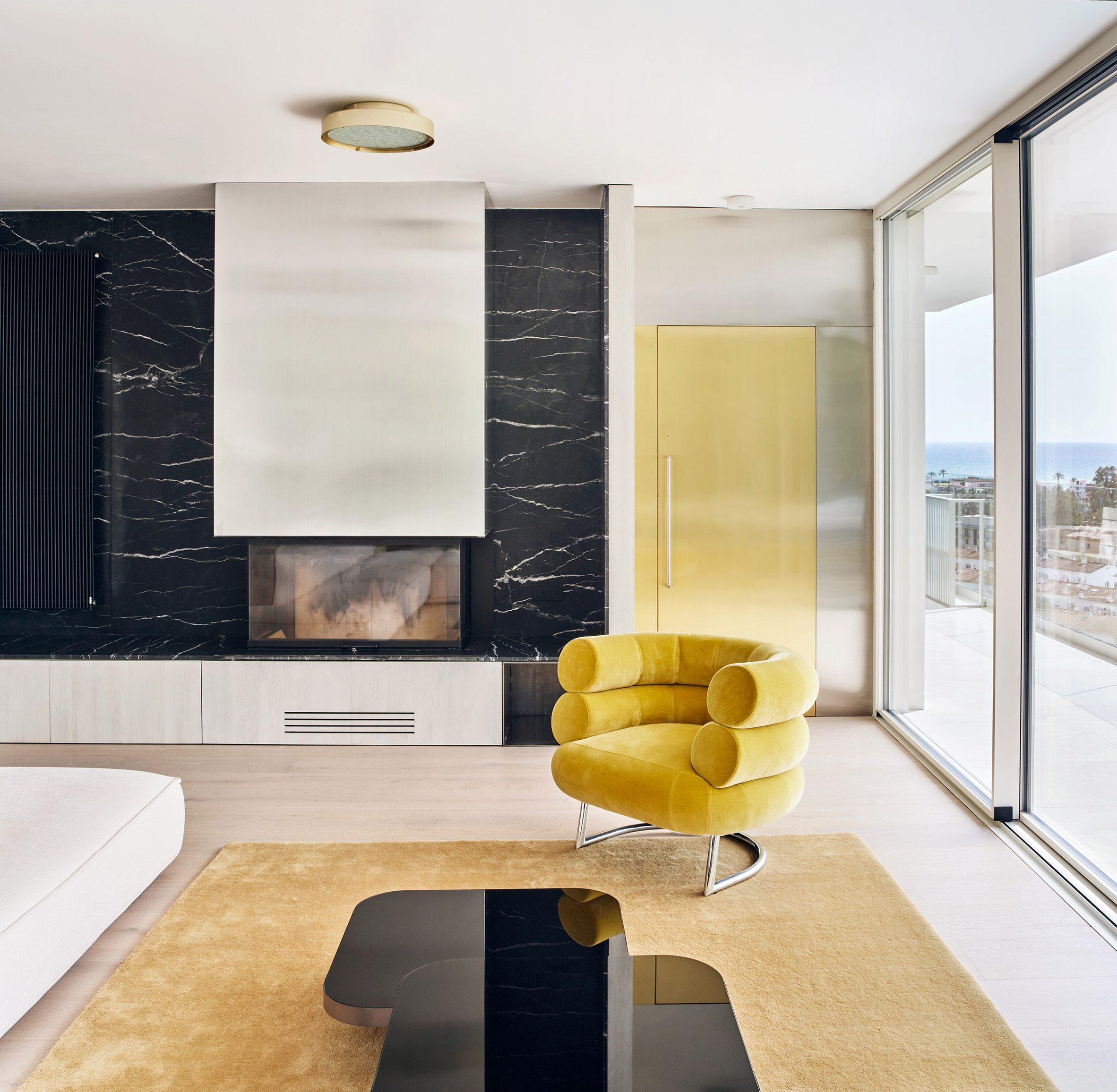 vang bo buttery yellow PSM21 spain Raúl Sánchez Architects
