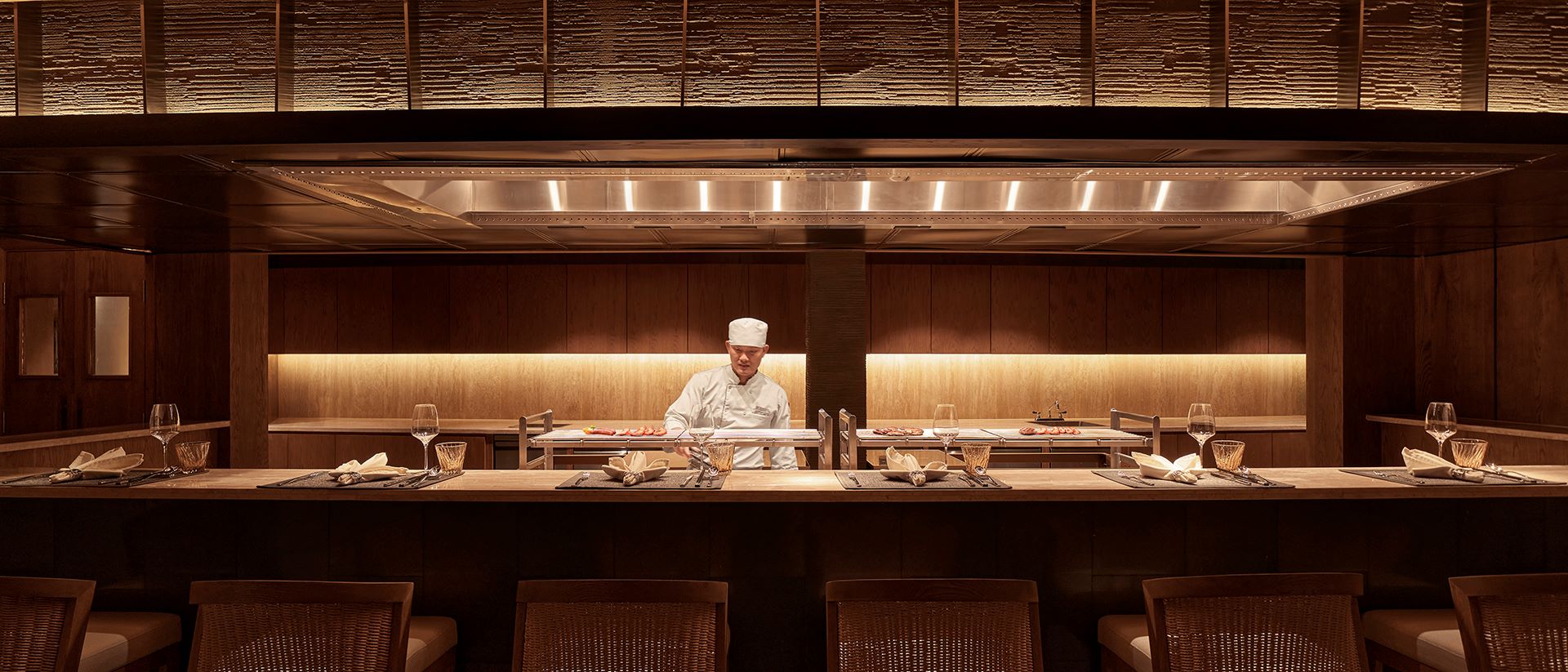 resort garrya nha hang charcoal grill