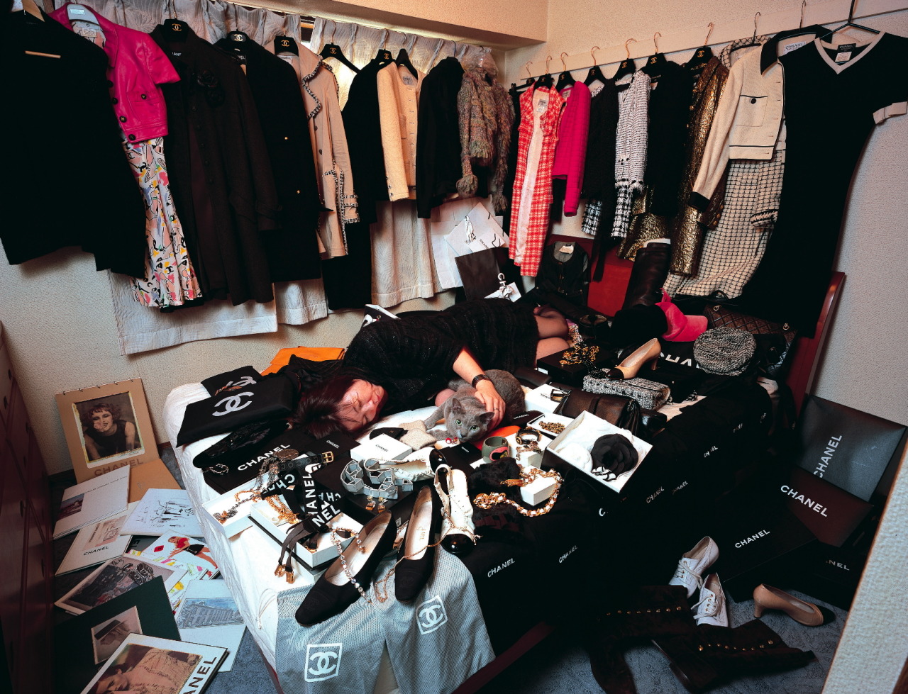 chanel thoi trang fashion victims Kyoichi Tsuzuki can ho nhat ban