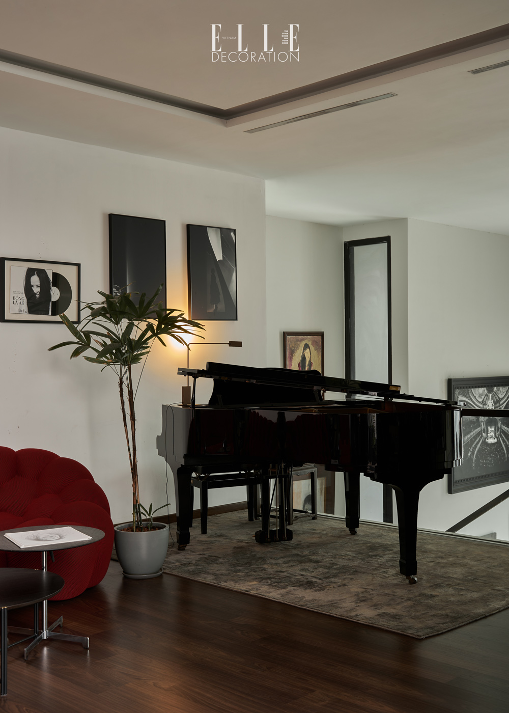 Khong gian song ca si Hong Nhung piano penthouse tran cao duplex