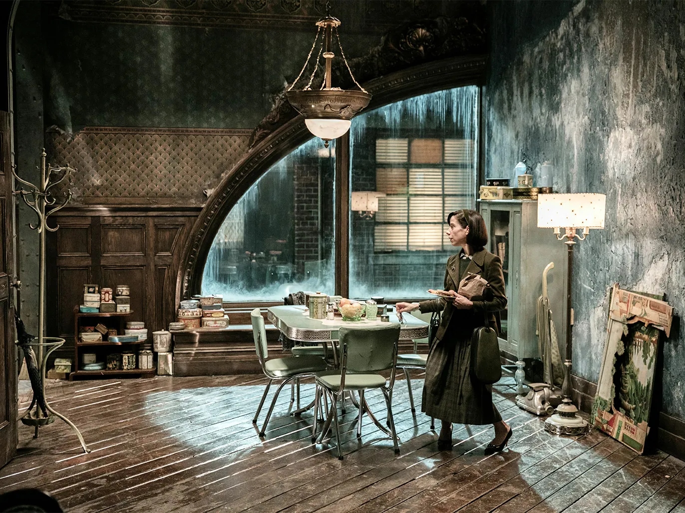 thiet ke boi canh phim set design The Shape of  Water