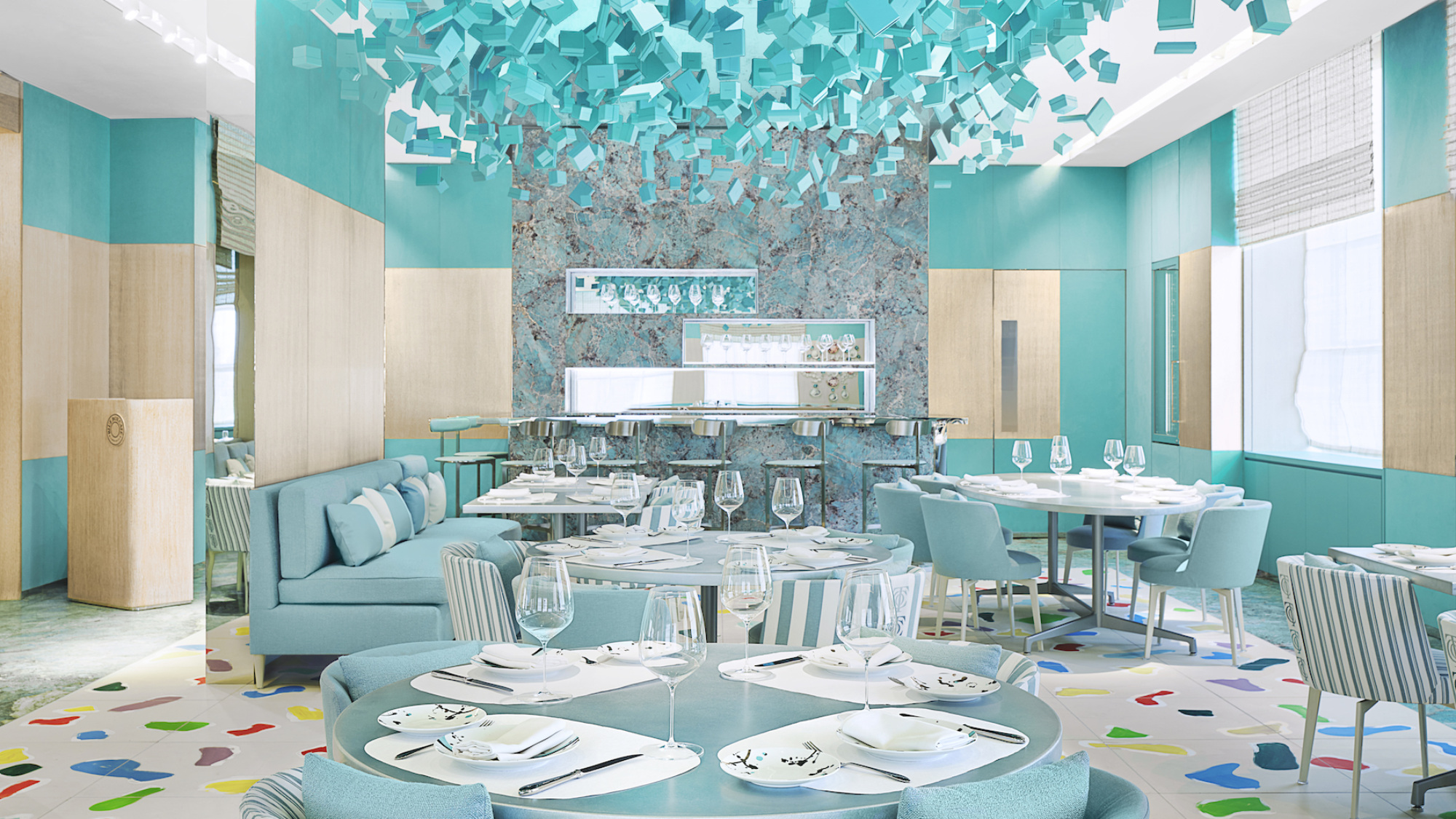 Tiffany breakfast nha hang blue box cafe