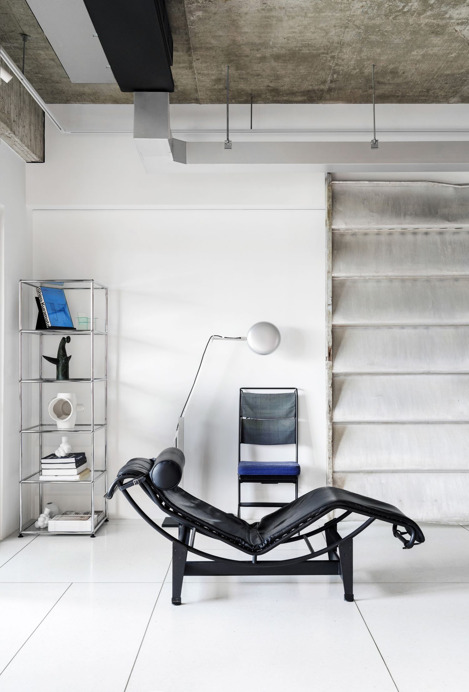 do noi that hien dai chaise lounge chair mike chen can ho tho moc be tong