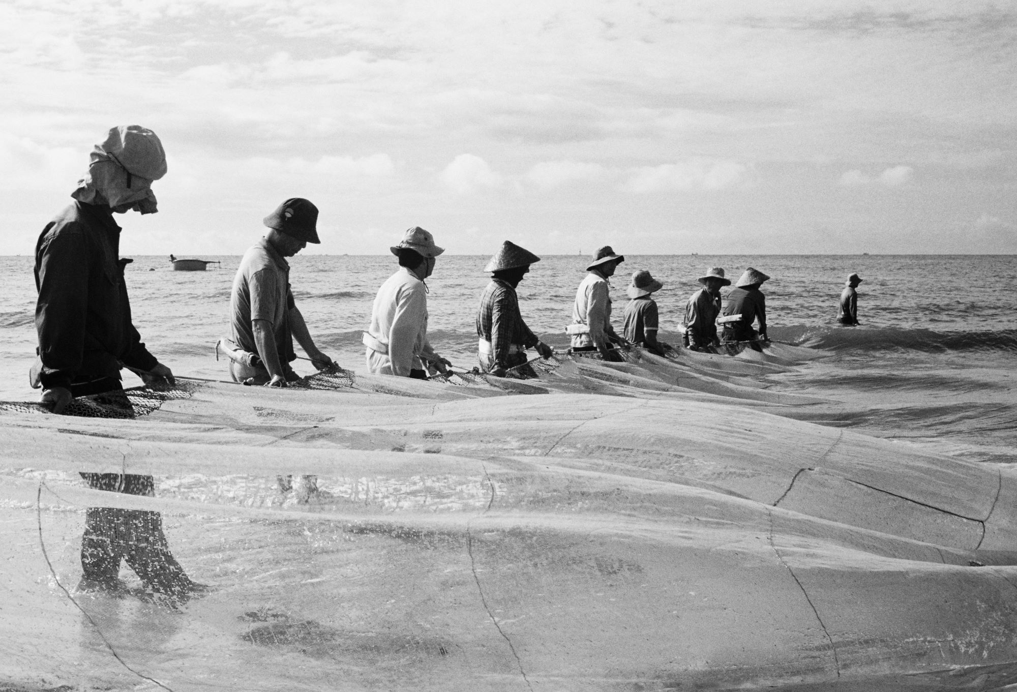 tung nhip keo noirfoto anh den trang trien lam noi
