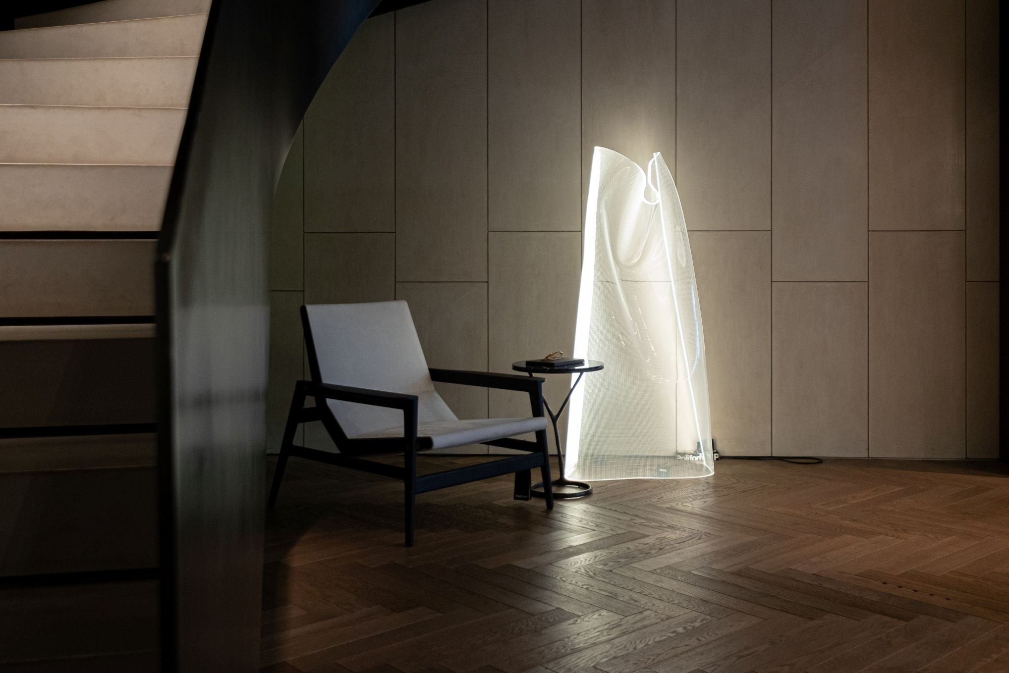 PARACHILNA Gweilo acrylic floor lamp do noi that