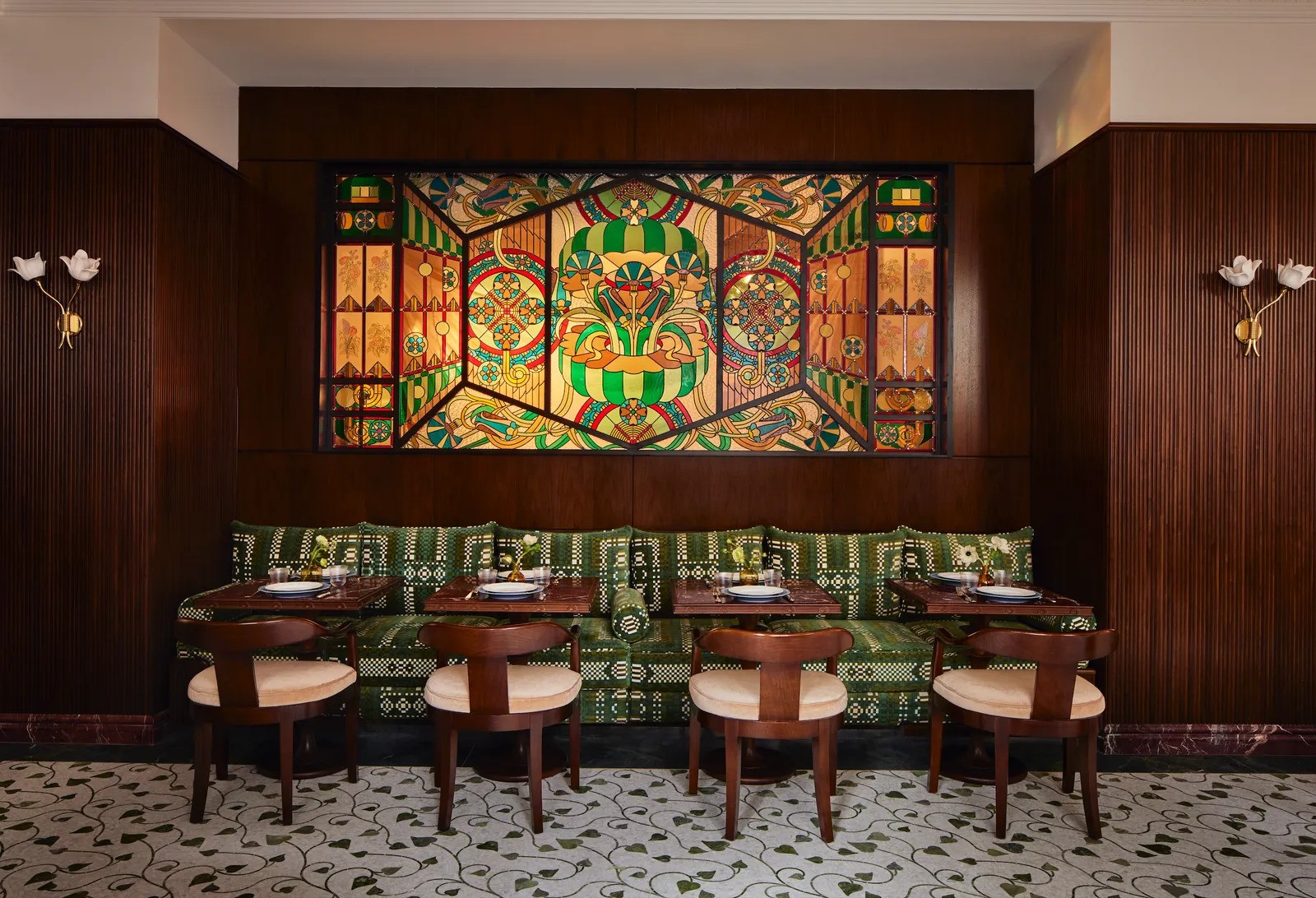 Maison Passarelle Printemps New York tranh kinh noi that nha hang