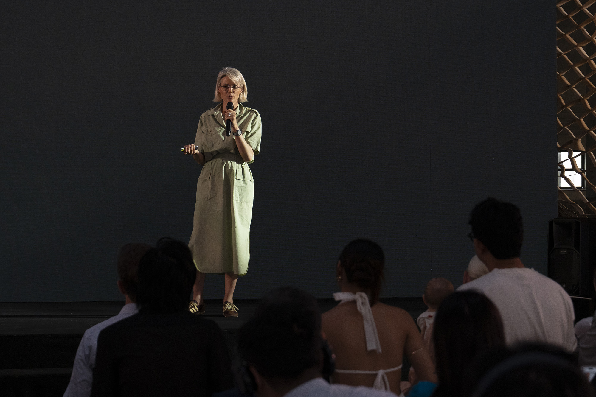 angela rui curator