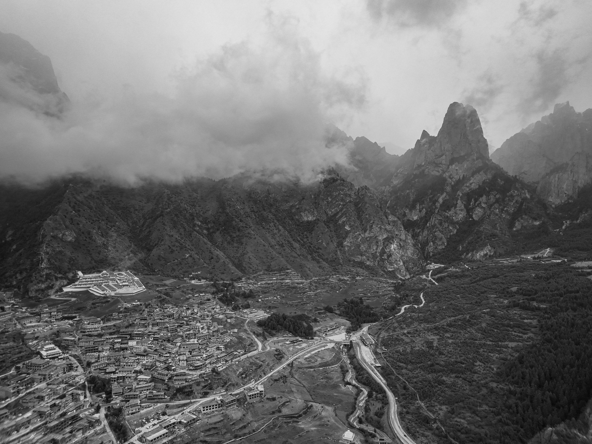 tay tang du lich tu vien hoang le giang