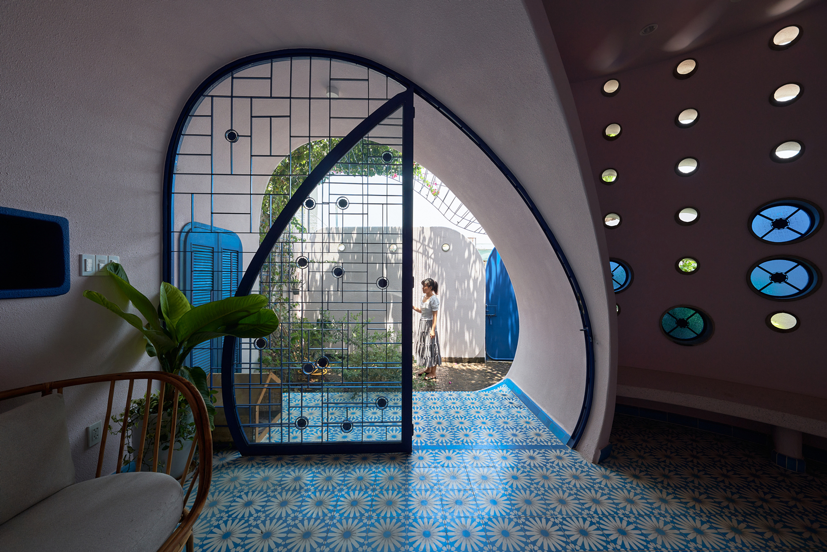 lat san nha dep viet nam the gioi Pinky House KHUÔN Studio