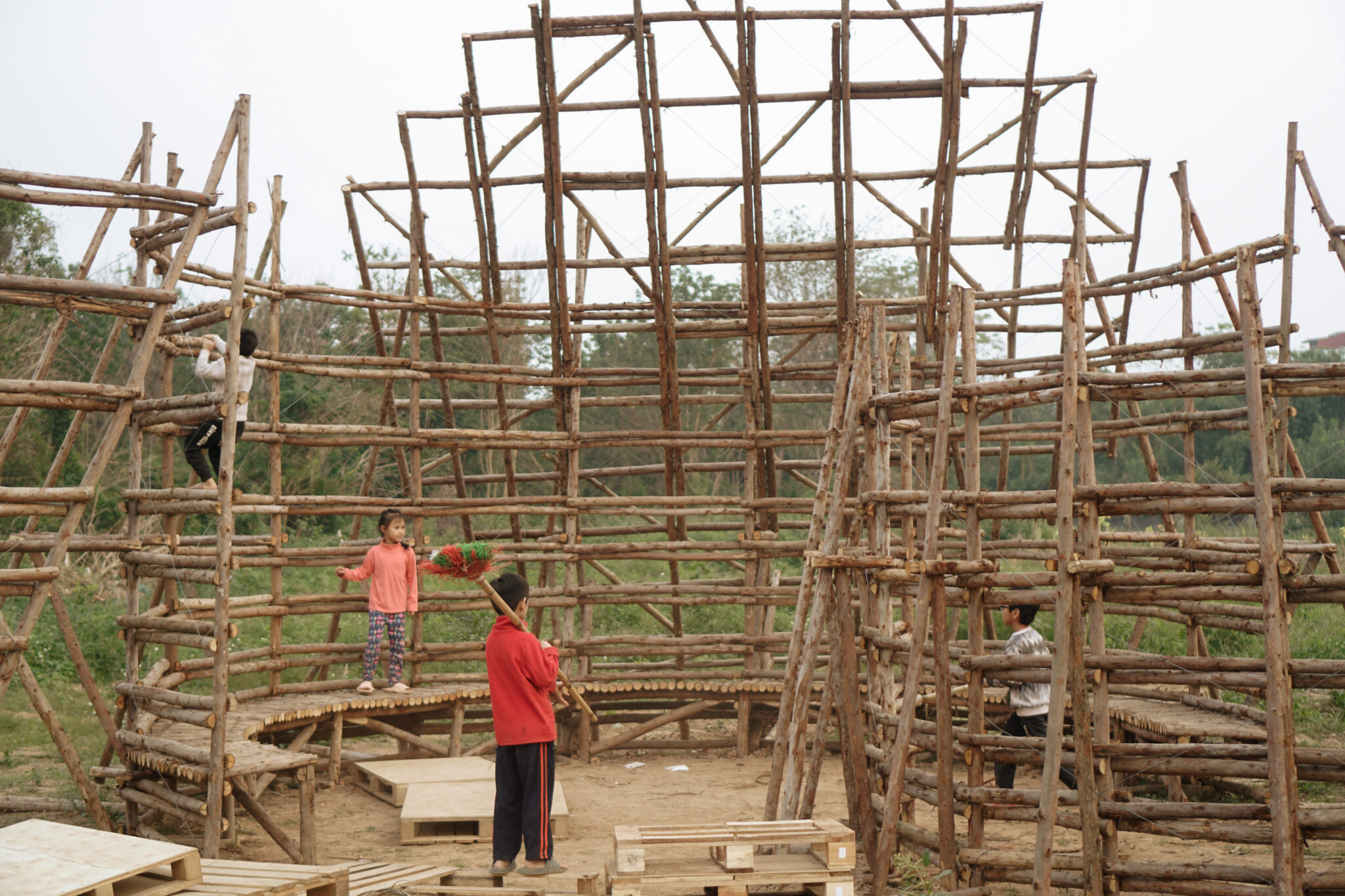 kien truc su hanoi ad hoc hanoi ad practice venice biennale 2025 the grid house of forest
