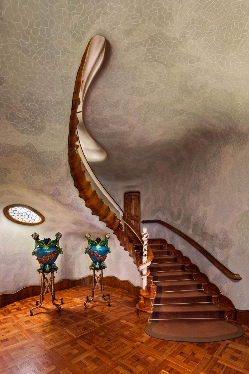 Casa Batllo kien truc barcelona di san cau thang san go