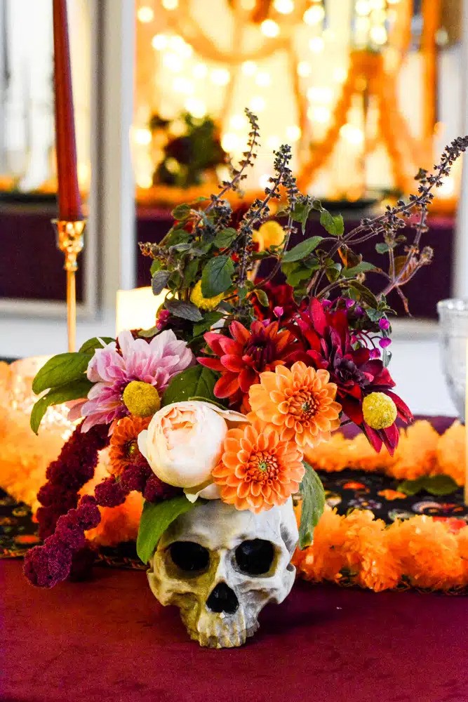 Día de Muertos thuoc duoc trang tri le hoi mexico