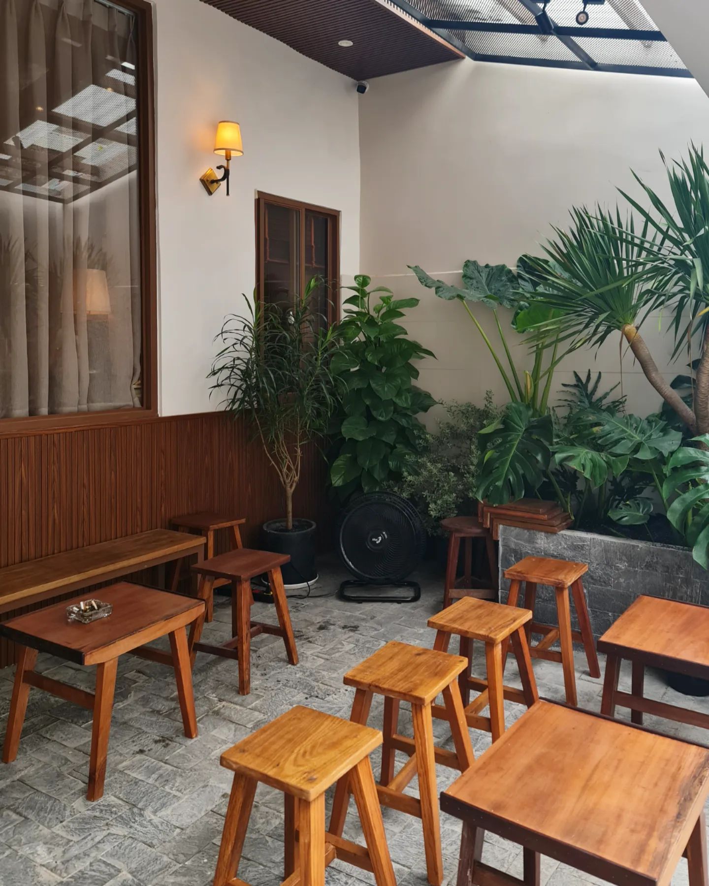 quan cafe dia than 15 22 