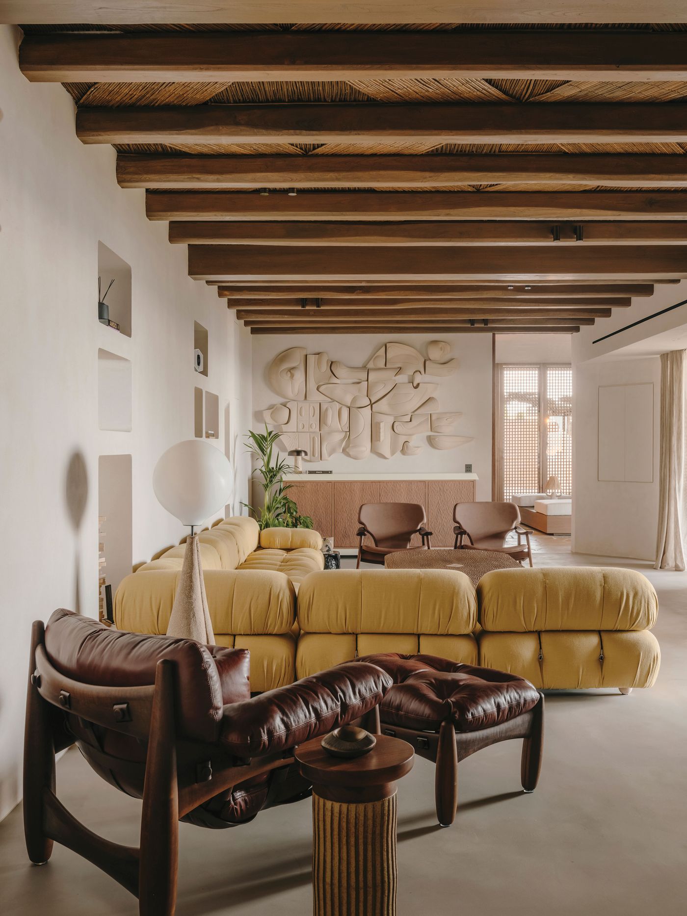 Villa dia trung hai noi that phong khach Infinity Es Cubells Ibiza K-Studio