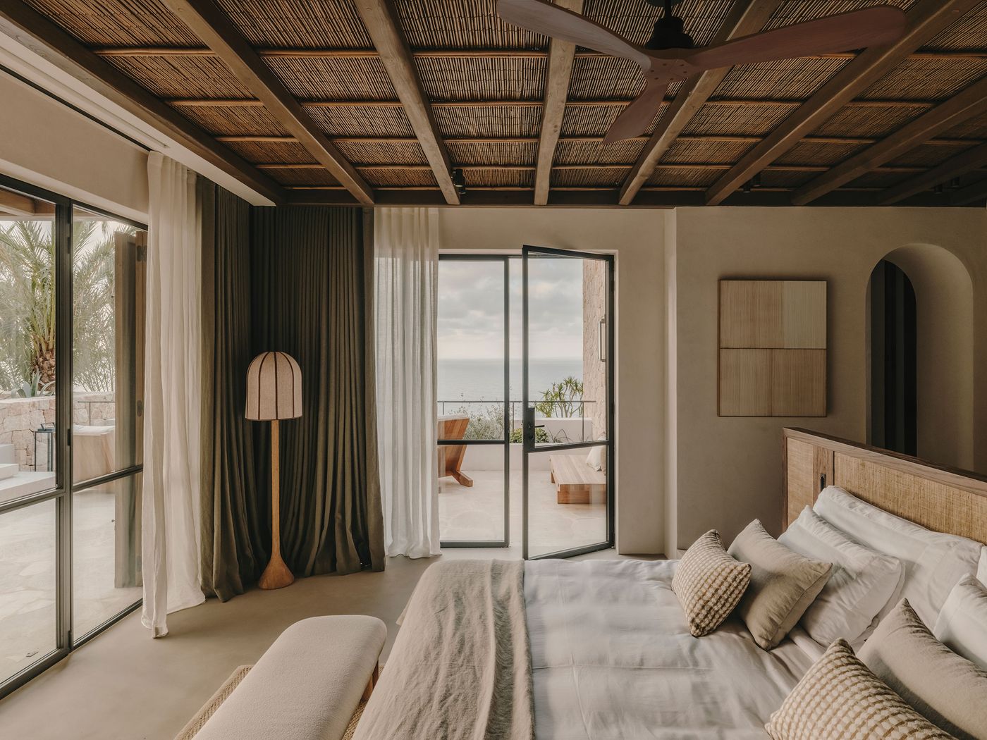 biet thu phong ngu noi that villa dia trung hai Infinity Es Cubells Ibiza K-Studio
