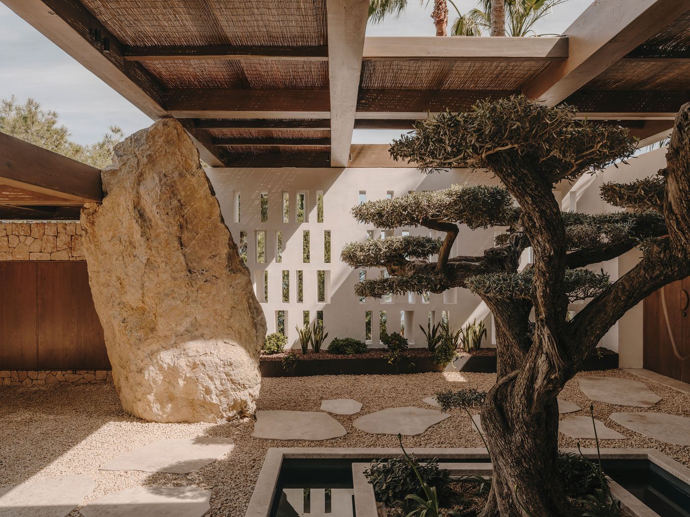 Villa Infinity Es Cubells Ibiza K-Studio san vuon nhat ban
