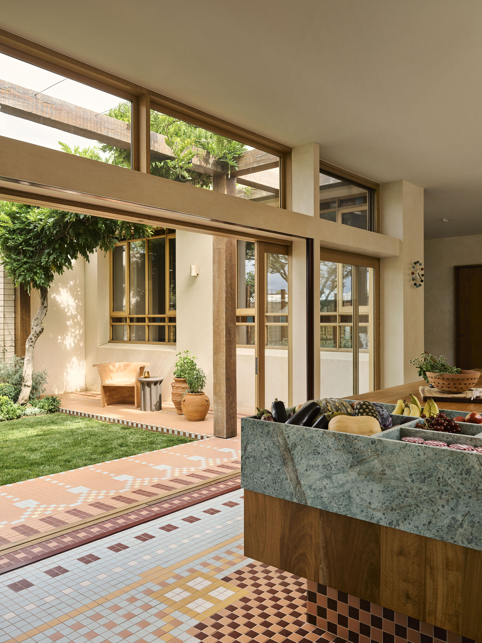 gach lat san flooring garden