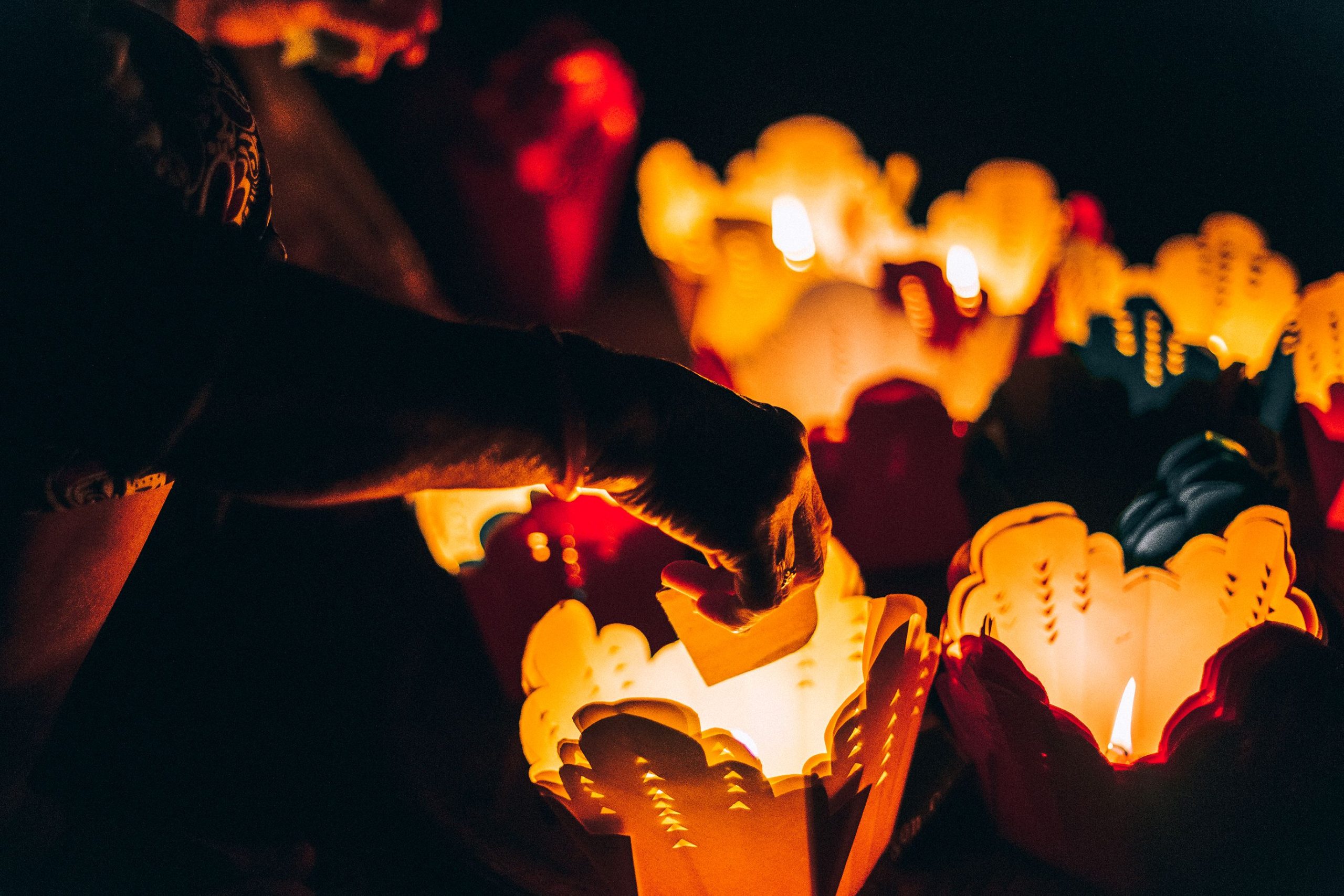 hoa dang Loy Krathong Obon Toro Nagashi Hoi An Nghi Lan Lantern Floating Hawai‘i