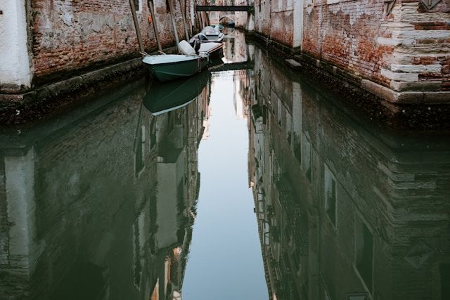 nen mong underneath venezia italy