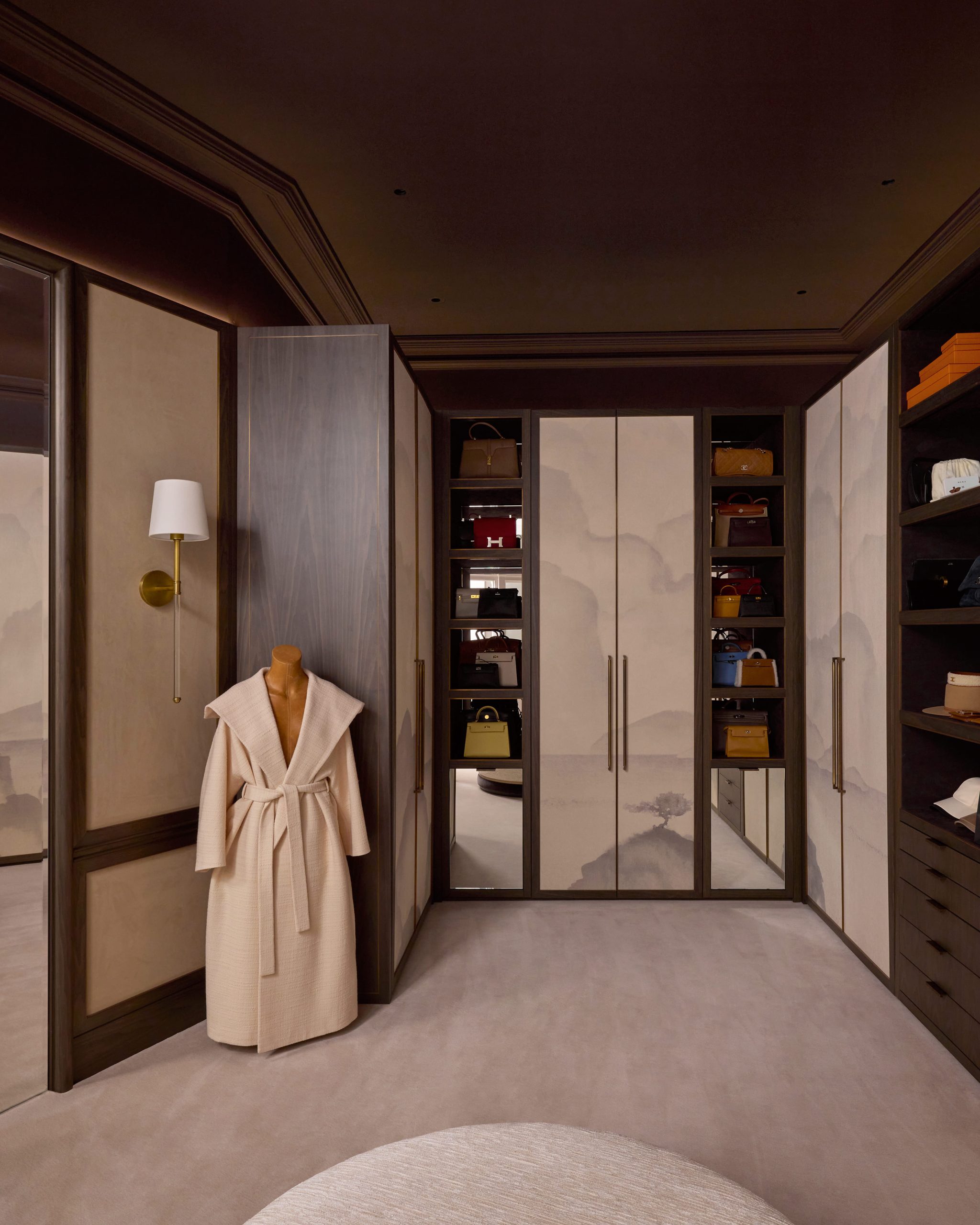 Valeria Senkina can ho London apartment