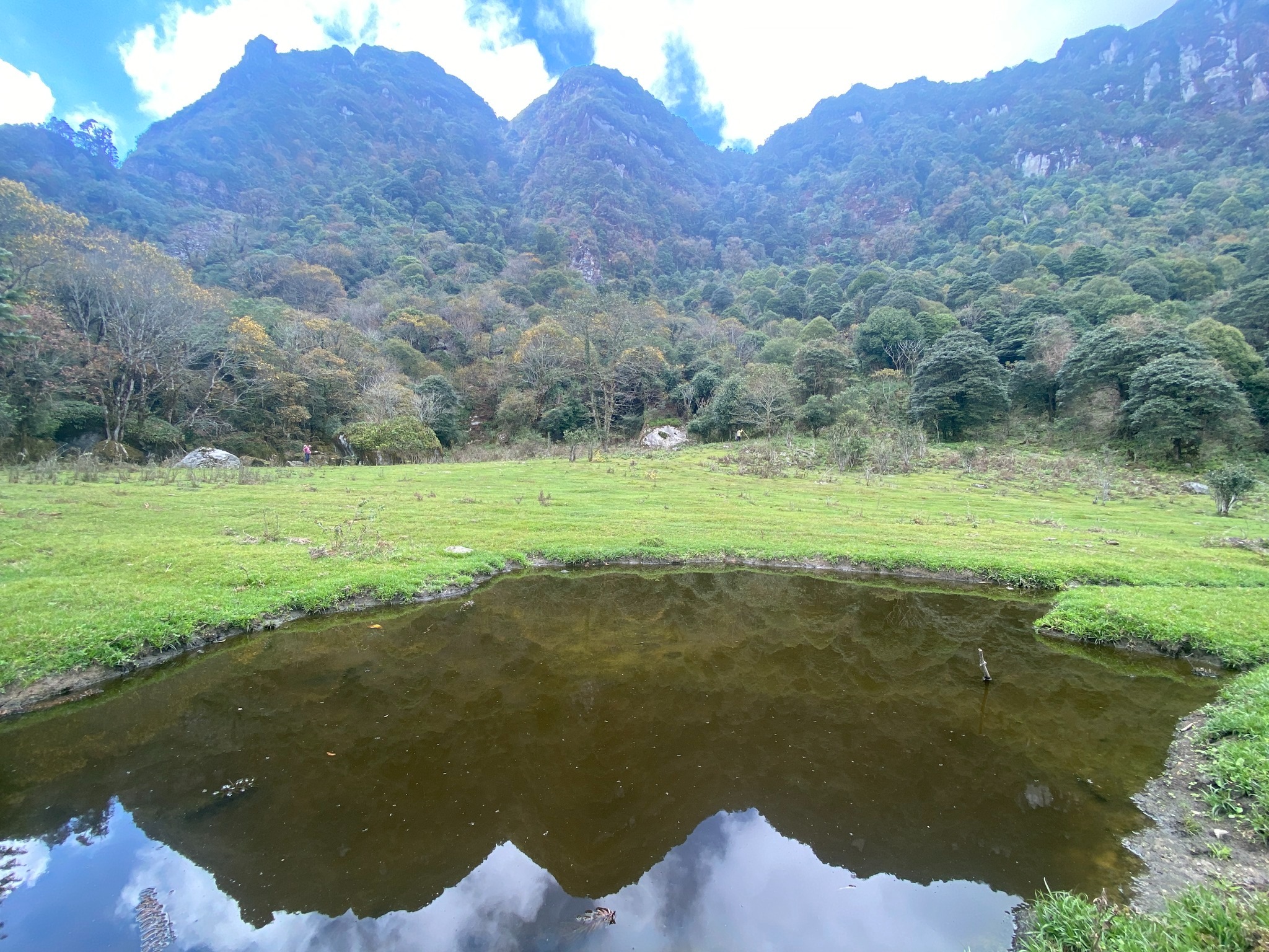 hoang su phi tay con linh ha giang tra