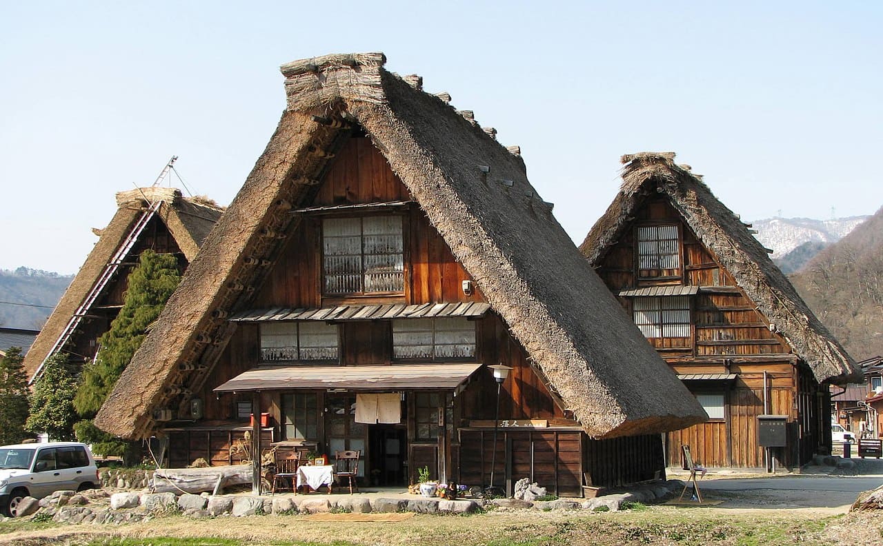 Một ngôi nhà Gassho-zukuri. Ảnh: Bernard Gagnon