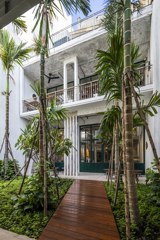 quan cafe modernist The Cocoa Project