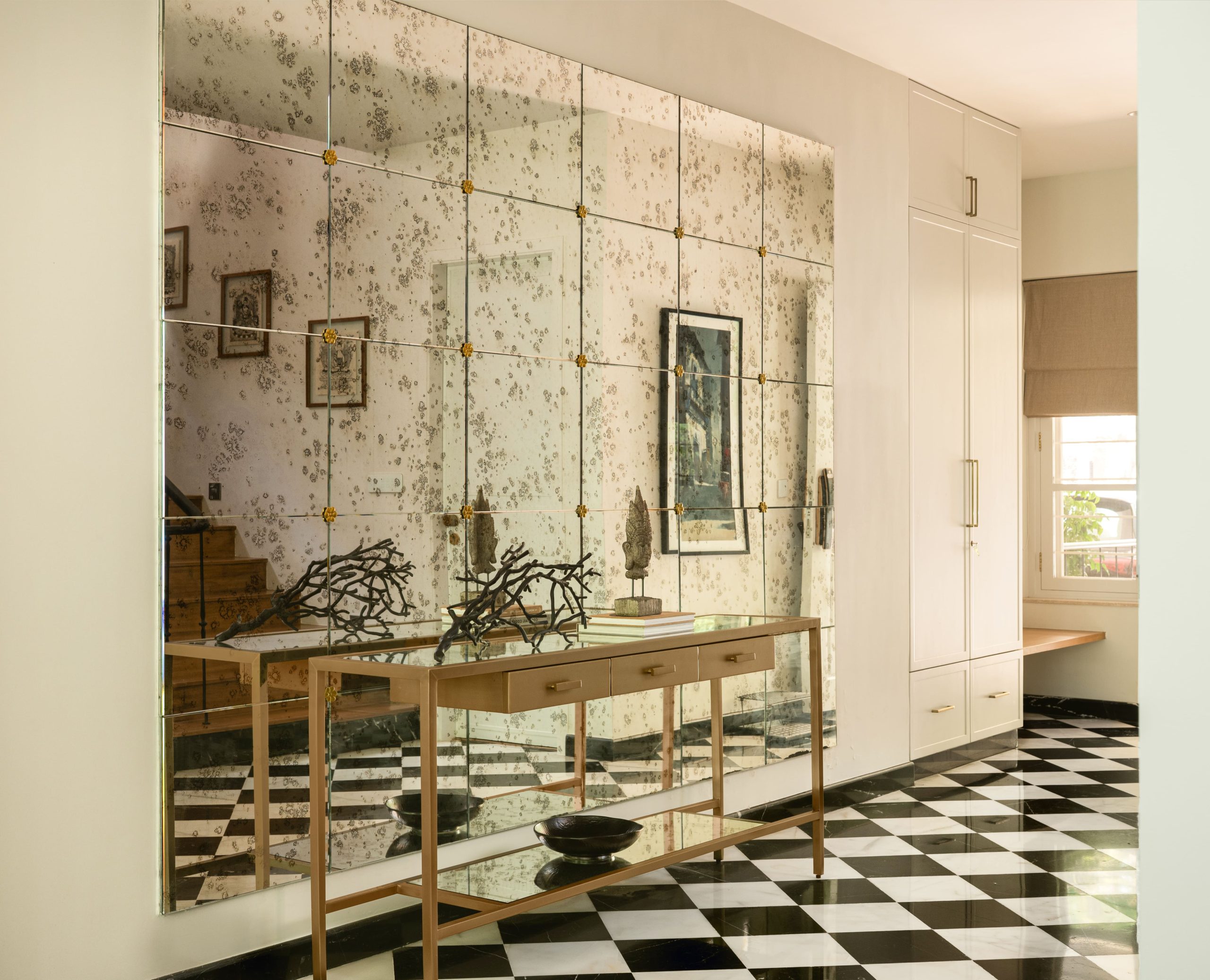 biet thu Bangalore Maison Verde Weespaces studio Vinithra Amarnathan tan co dien hanh lang