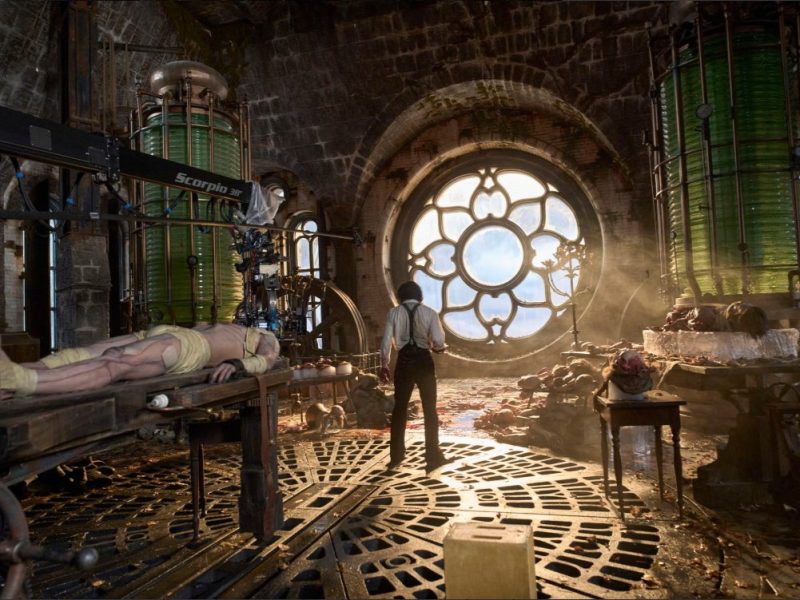 Frankenstein của Guillermo del Toro: Vẻ đẹp trong dáng hình kì dị