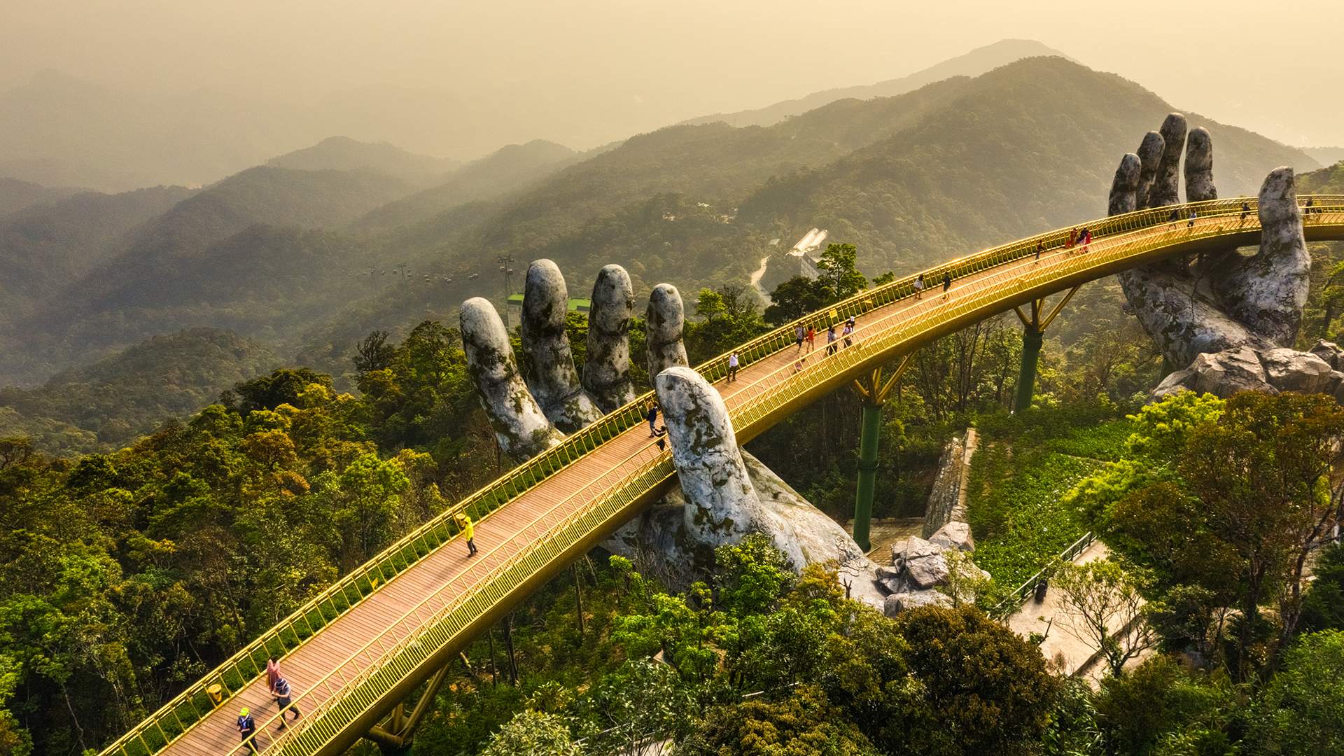 cau vang da nang ba na hill