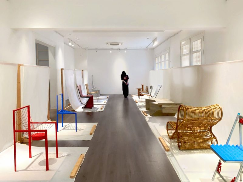 50 CHAIRS: Triển lãm ghế do các kiến trúc sư thiết kế