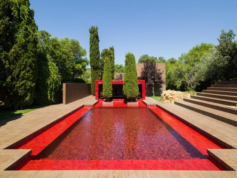 Những hồ bơi ấn tượng mang dấu ấn của các kiến trúc sư lừng danh