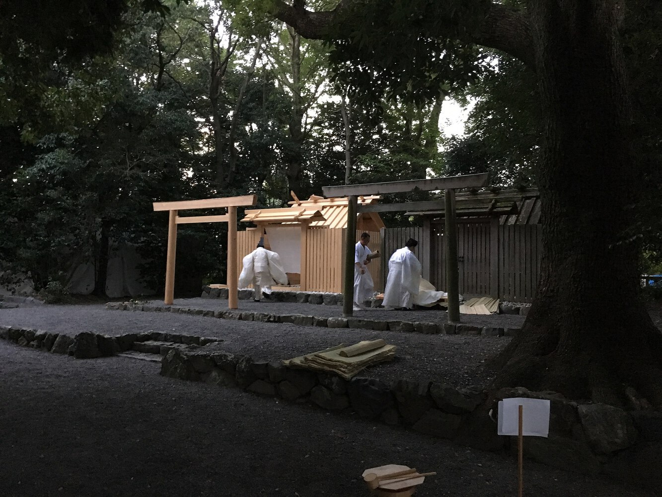 tu duy bao ton hien dai den ise jingu West Kowloon bamboo theater in Hong Kong Tai Hang osaka castle vinh dinh mon gate