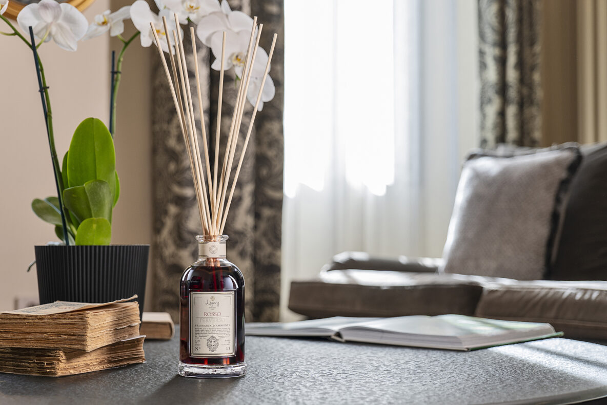 rosso perverso nuoc hoa noi that