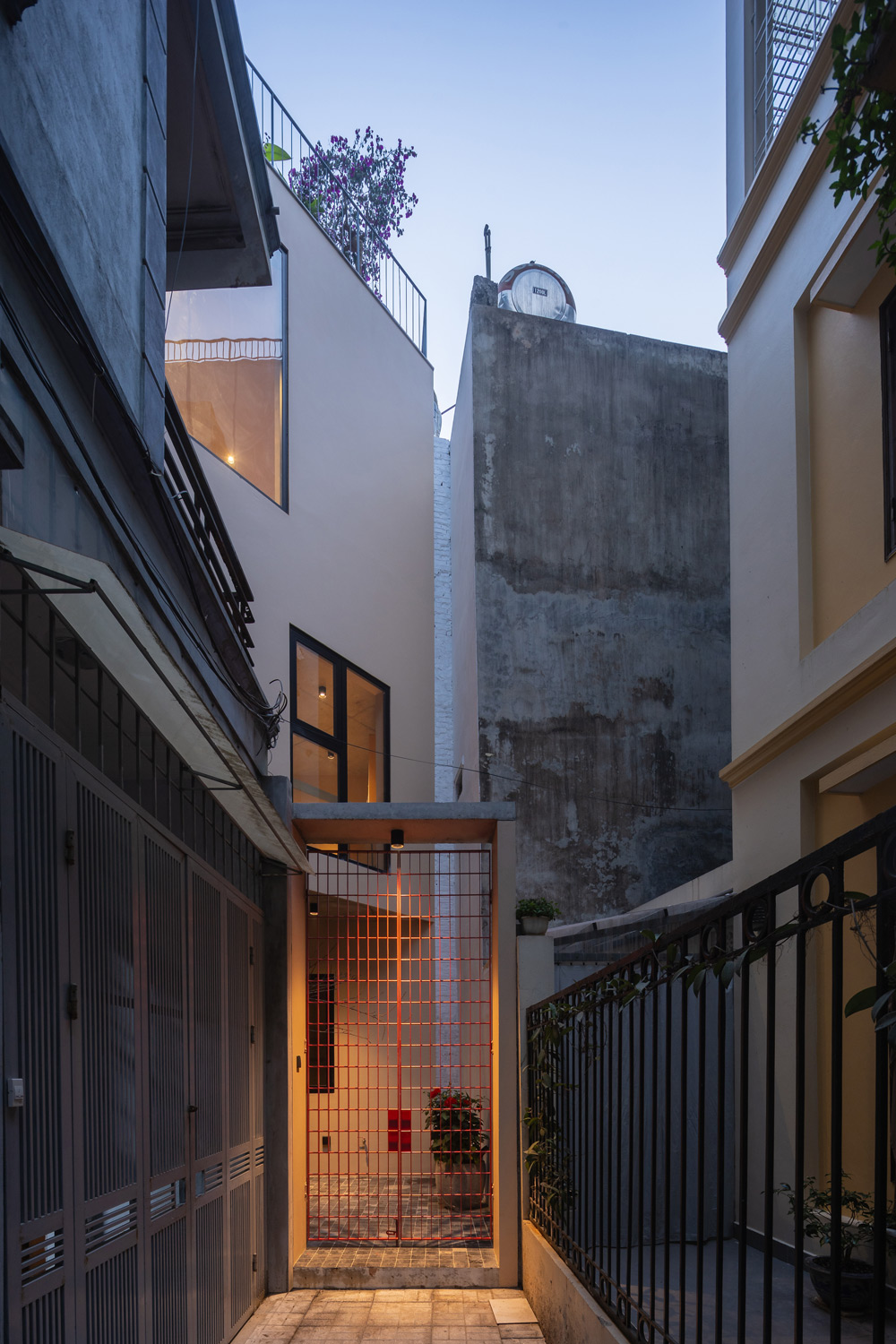 Nha pho Linh Nam hem ha noi toob