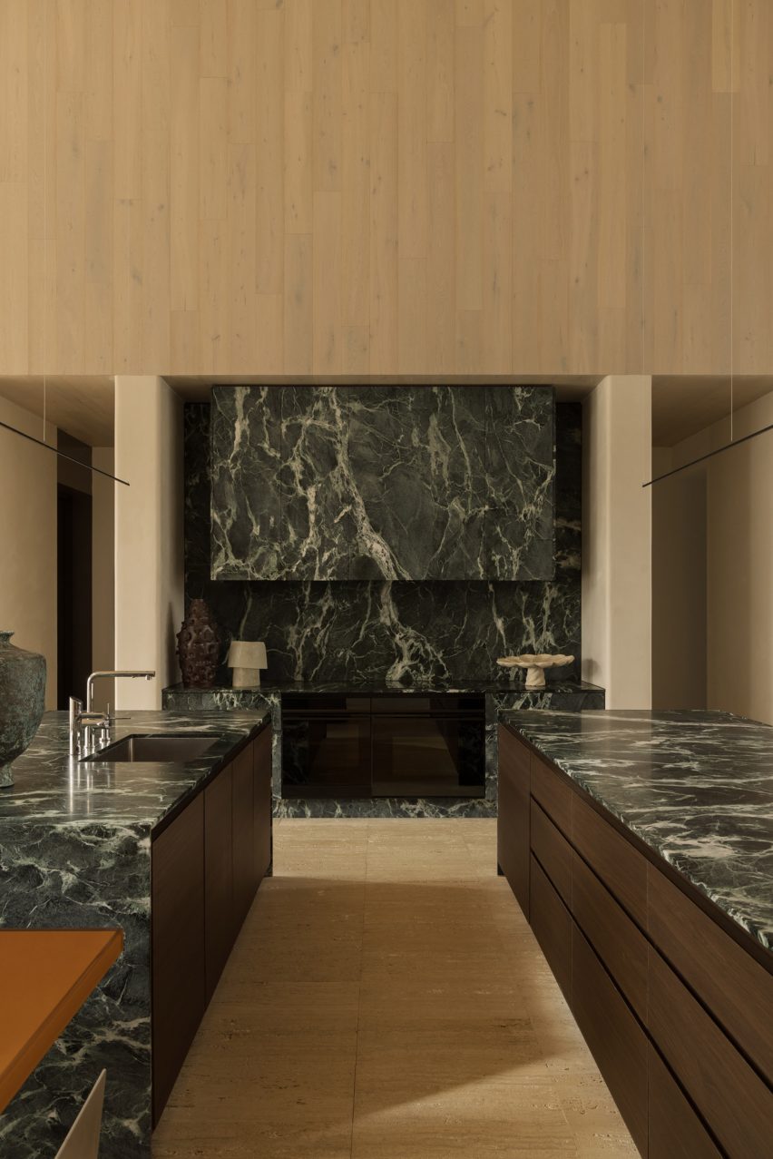 Hawthorn Melbourne Temple House J Kidman Architecture Golden Studio Tali Roth