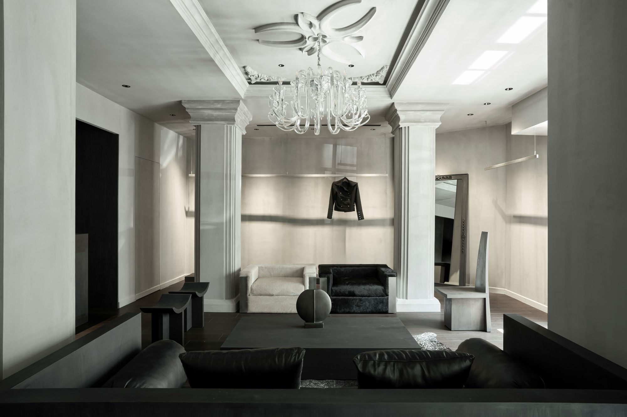 cua hang gothic cozy worldwide brutalist co dien noi that