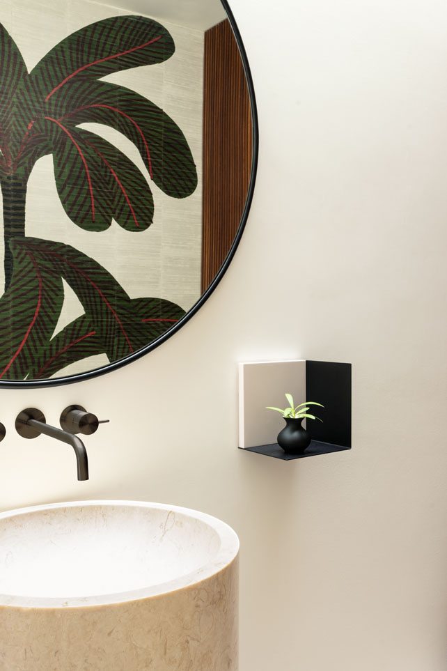 ke treo tuong DADO Schönbuch SINAPSI Casamania & Horm LOOP andblack KAZIMIR Glas Italia SNAIL Morica Design SENTE Omelette Editions ROUNDCUT Gallotti&Radice FACE Adriani e Rossi edizioni