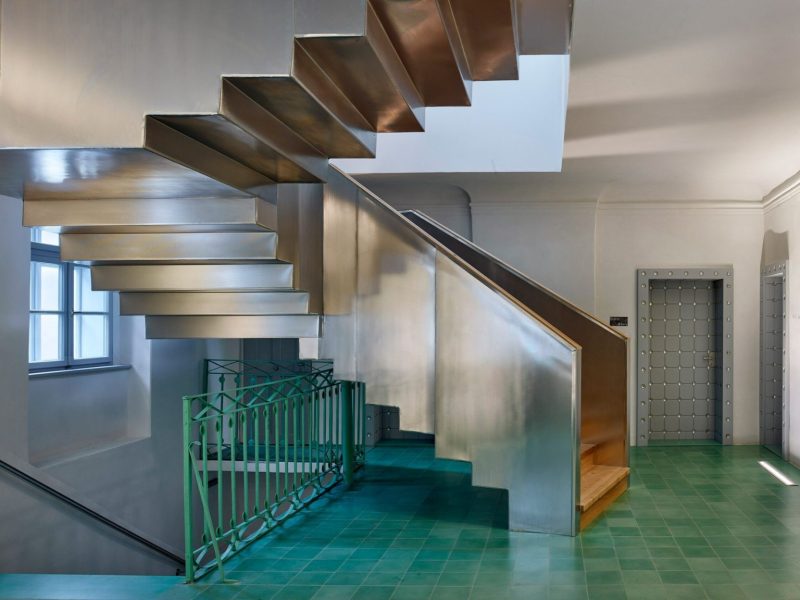 Silver House: Vọng âm của di sản