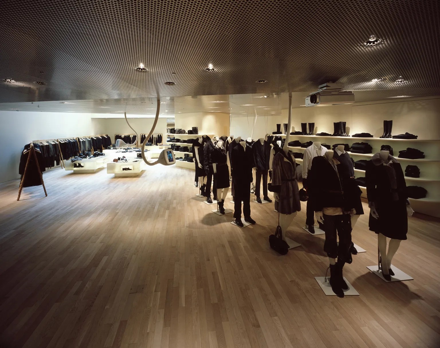 Prada Aoyama Glass Tower kien truc toa nha tokyo