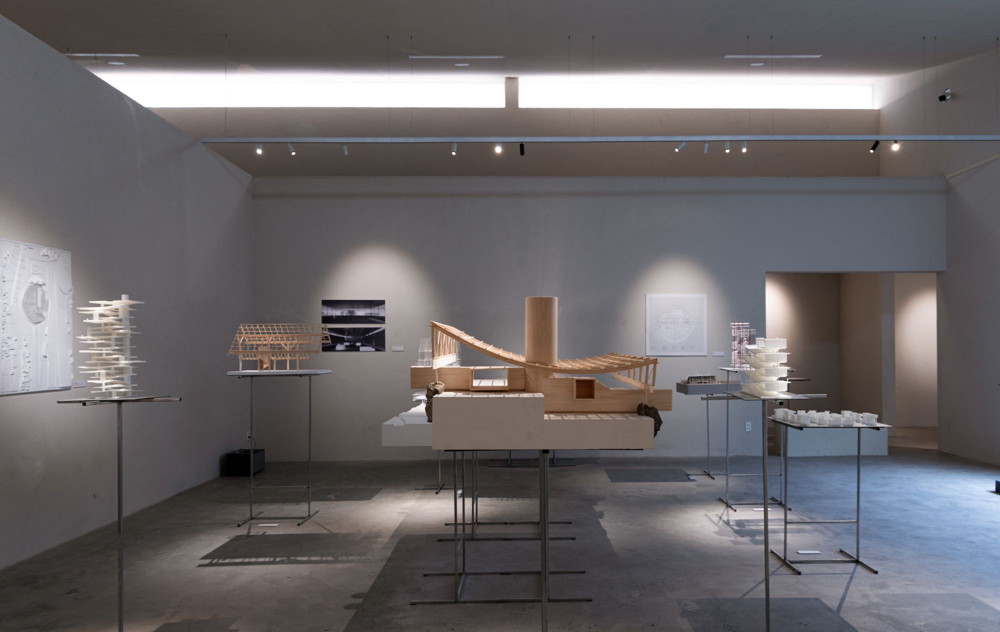 mo hinh kien truc trien lam grayscale kien truc su khoa vu