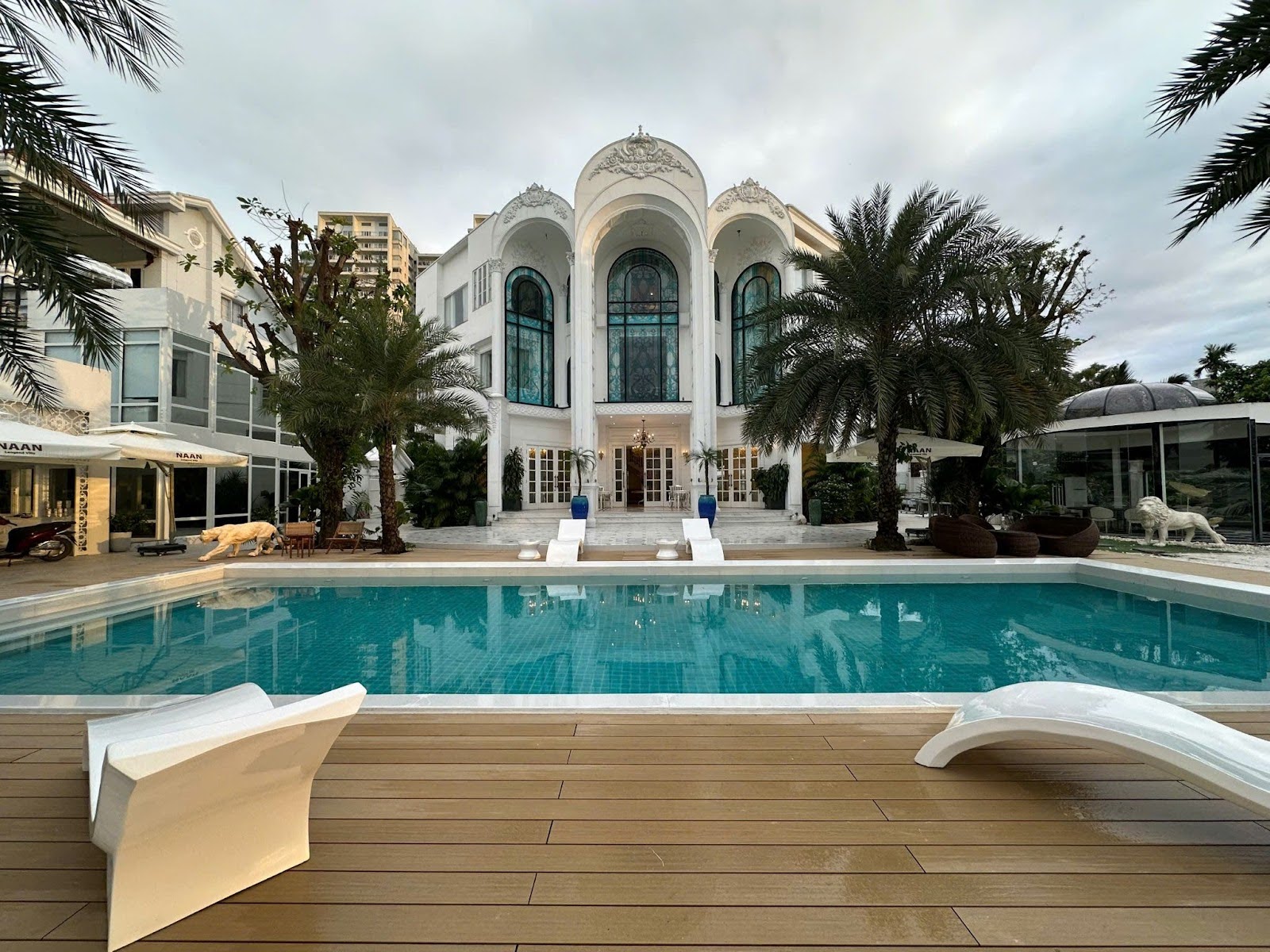 Comfy Coffee and Bakes Trap Space Linh o Liu Sourdough Bakery Maan Legend Coffee Drip’ Drop kafe NOIRE Sterik Cafe So Far So Good KATINAT